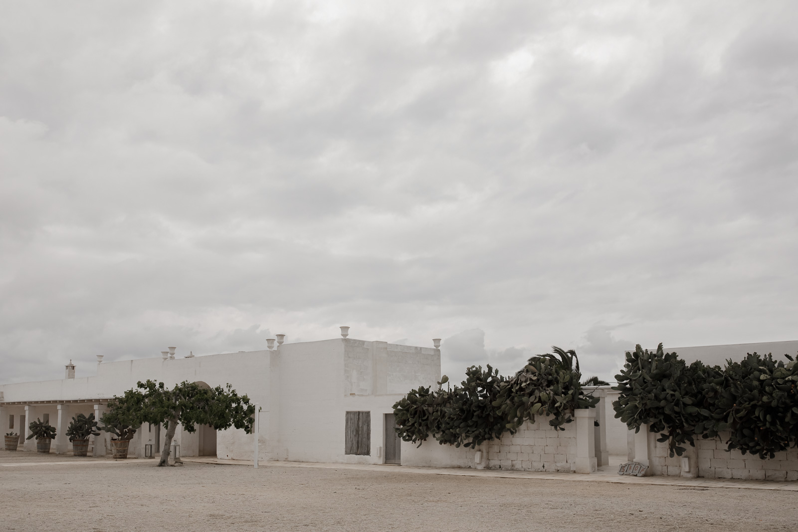 Rainy wedding in Puglia _ Rainy wedding in Puglia at Masseria Potenti