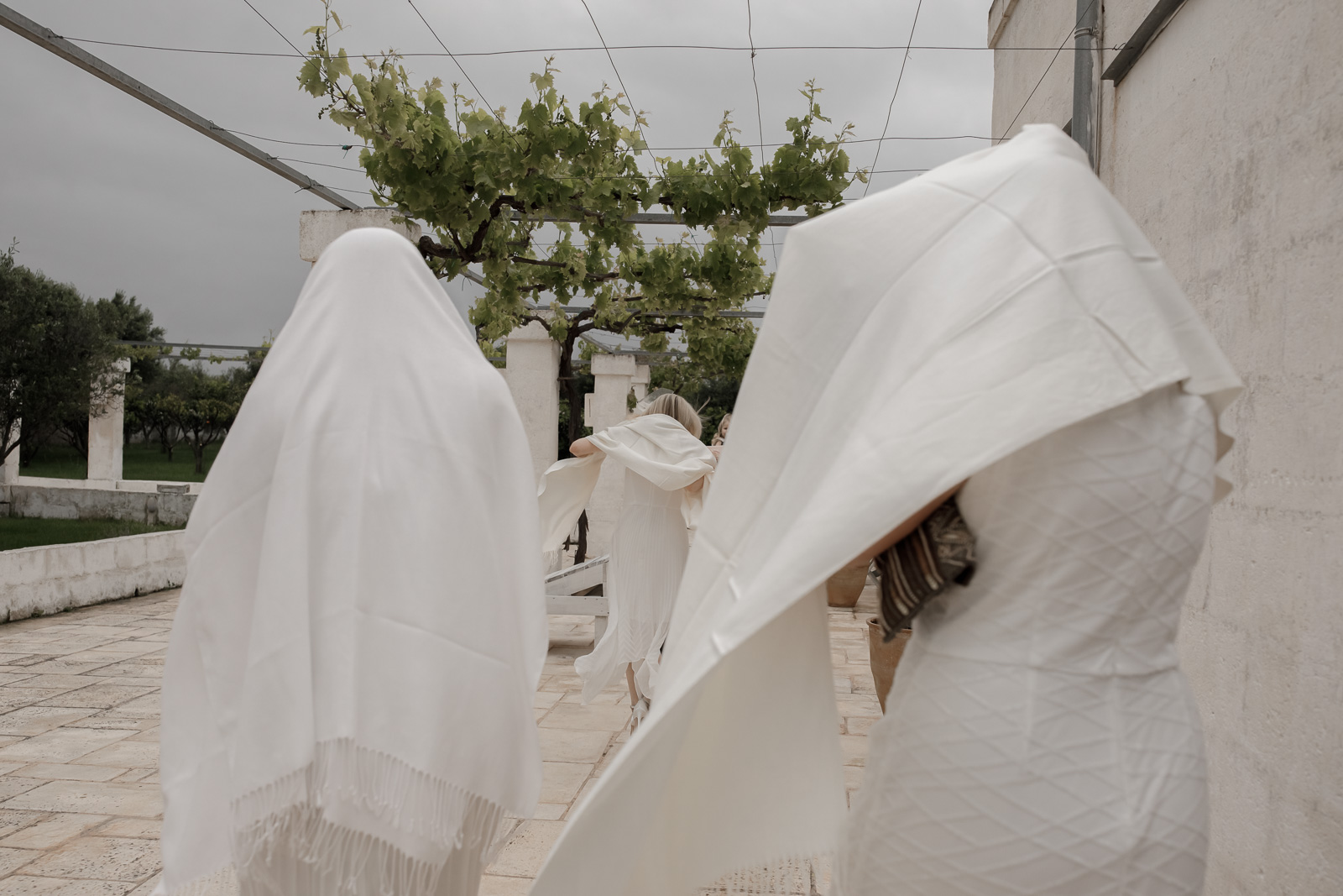 Rainy wedding in Puglia _ Rainy wedding in Puglia at Masseria Potenti