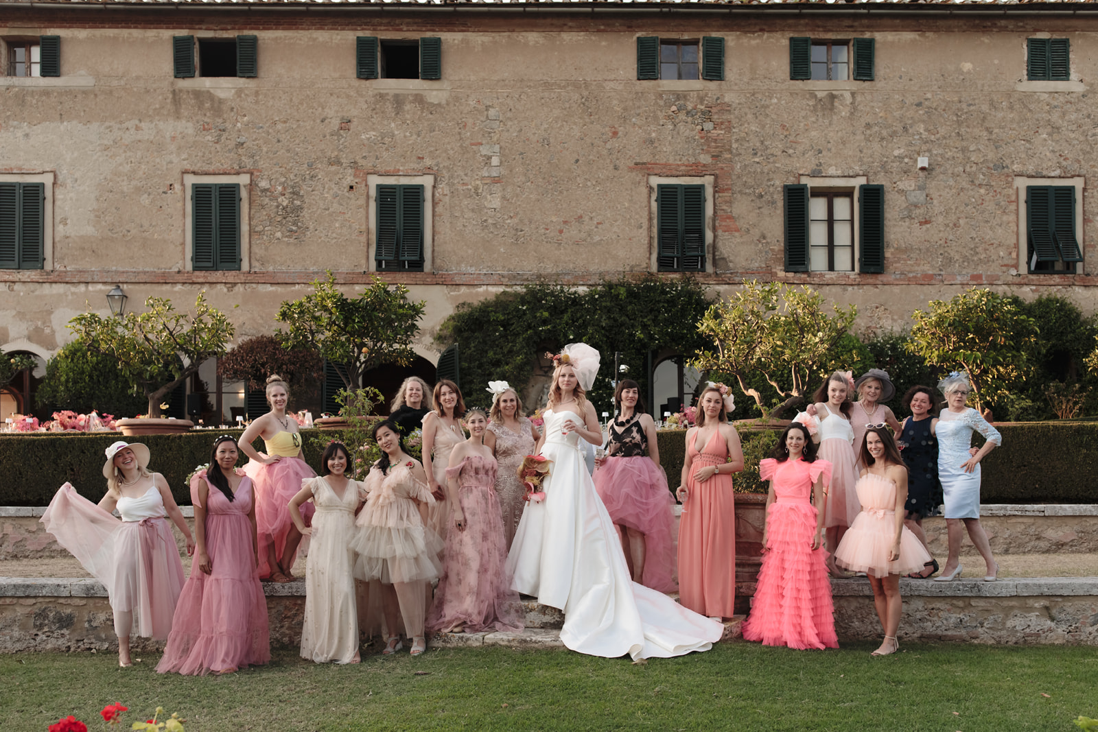 Wedding in Borgo Stomennano _ A colorful Wedding in Borgo Stomennano