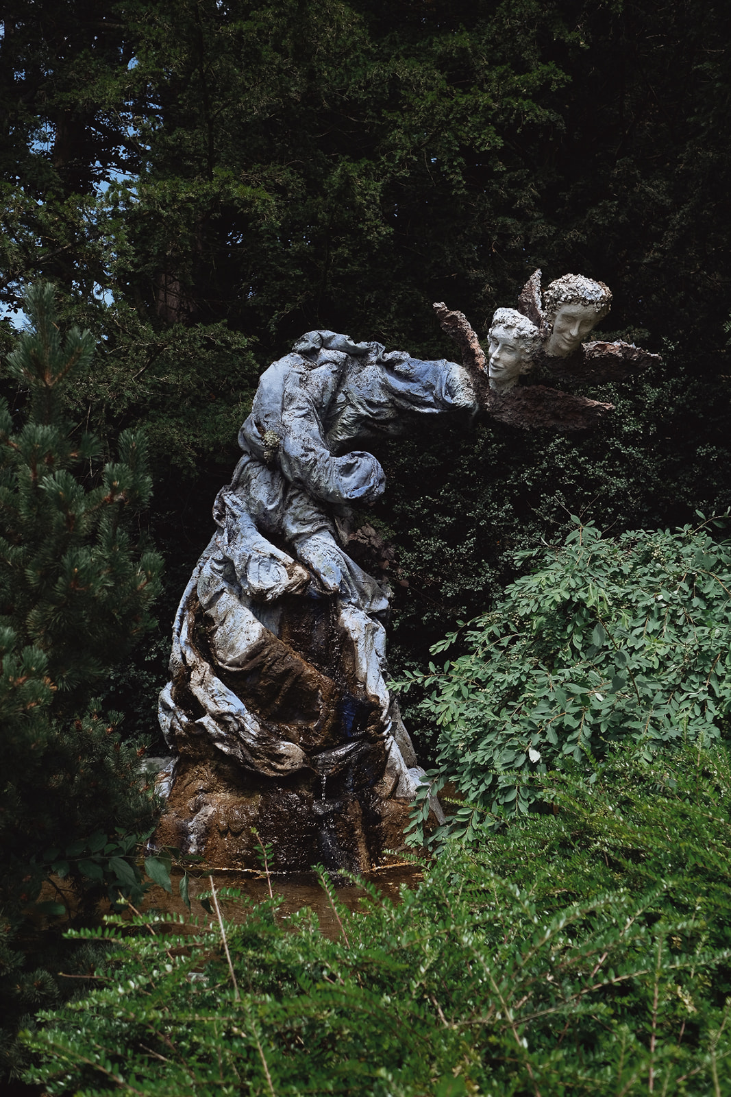 Strasbourg Sculpture dans le parc de l'orangerie a strasbourg