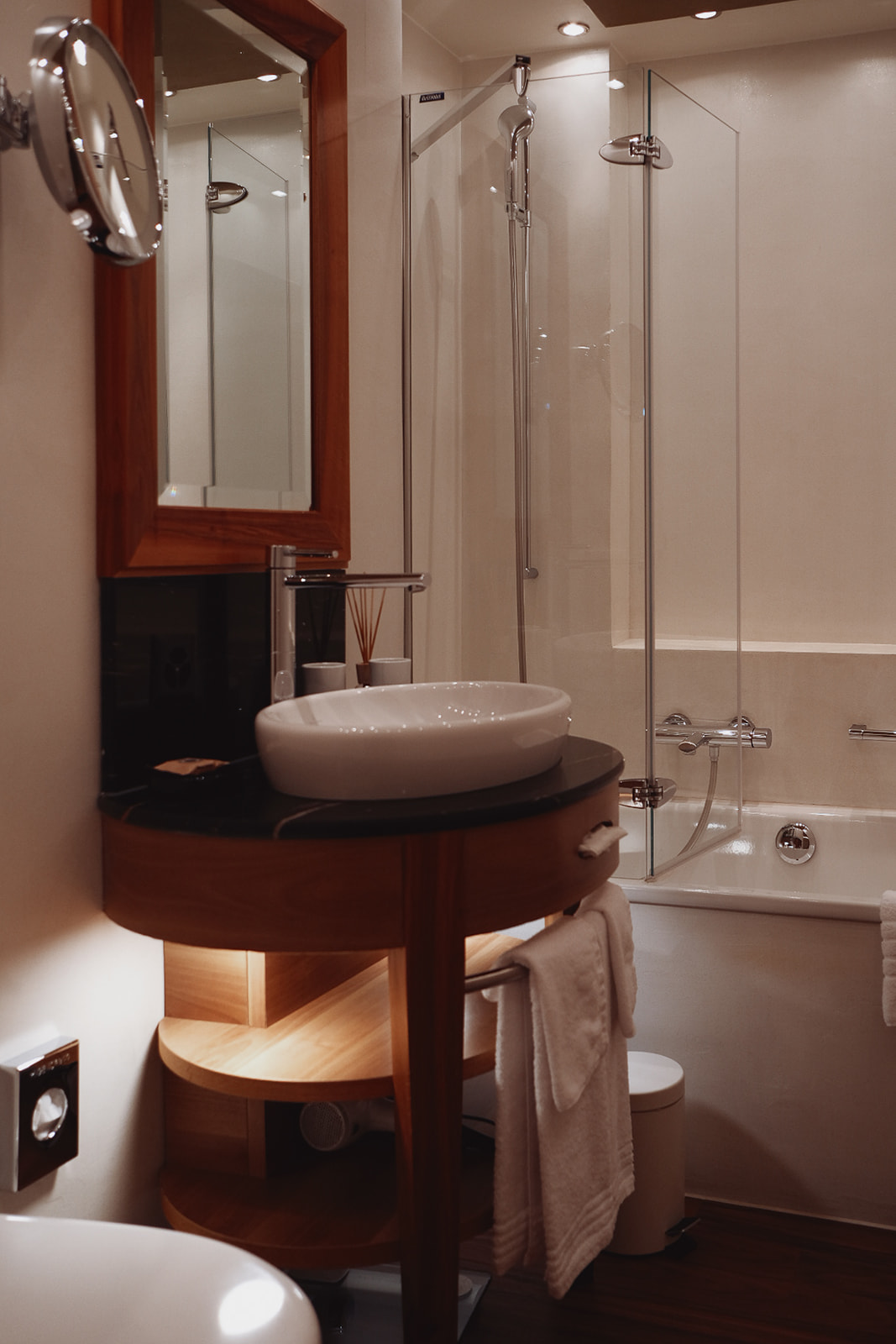 Hôtel des Balances salle-de-bain-chambre-hotel-des-balances-lucerne
