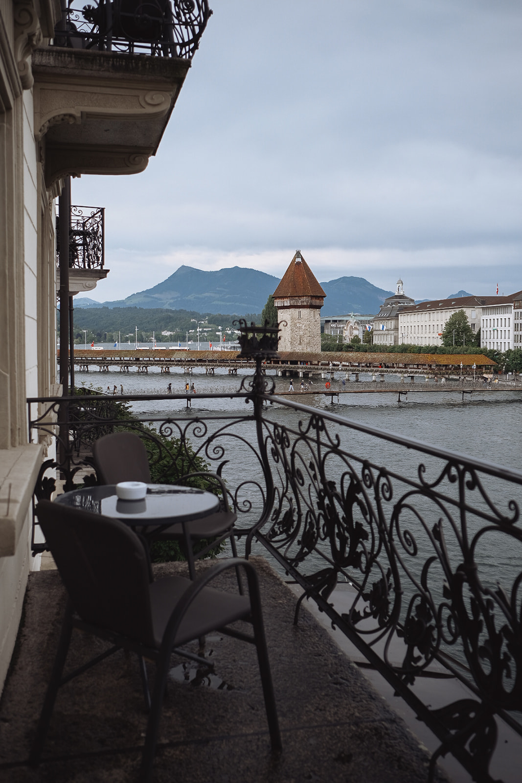 Hôtel des Balances balcon-chambre-hotel-des-balances-lucerne