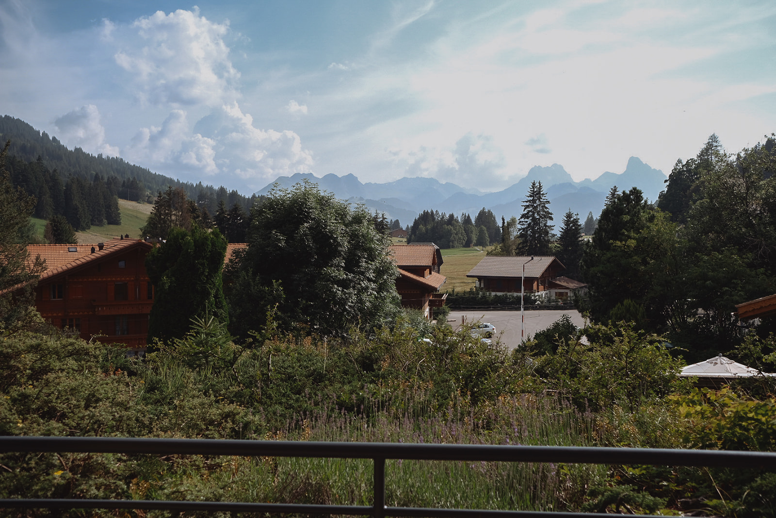Golfhotel vue-depuis-la-chambre-du-golfhotel-de-gstaad