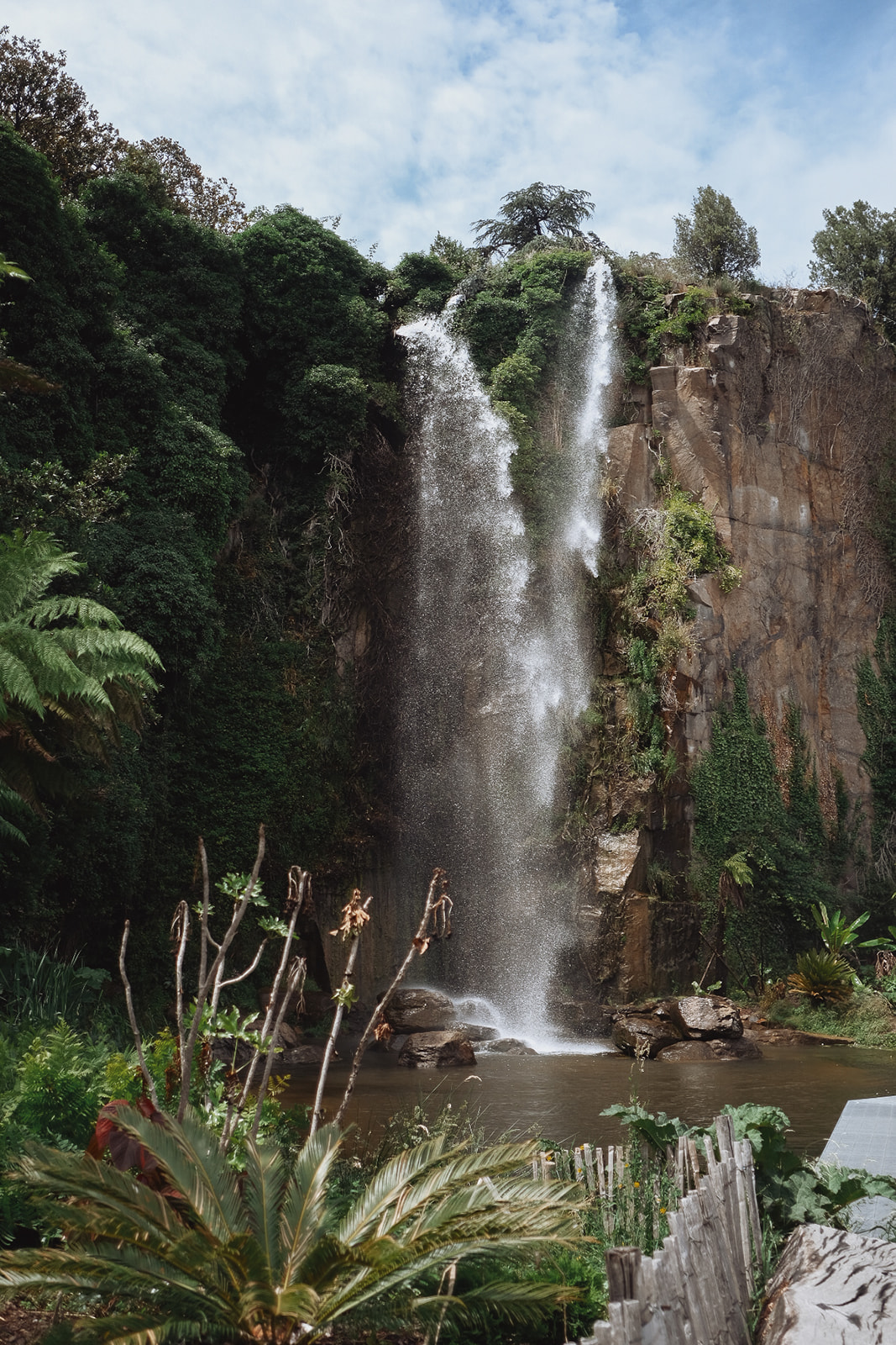 Jardin extraordinaire cascade-dans-jardin-extraordinaire-nantes