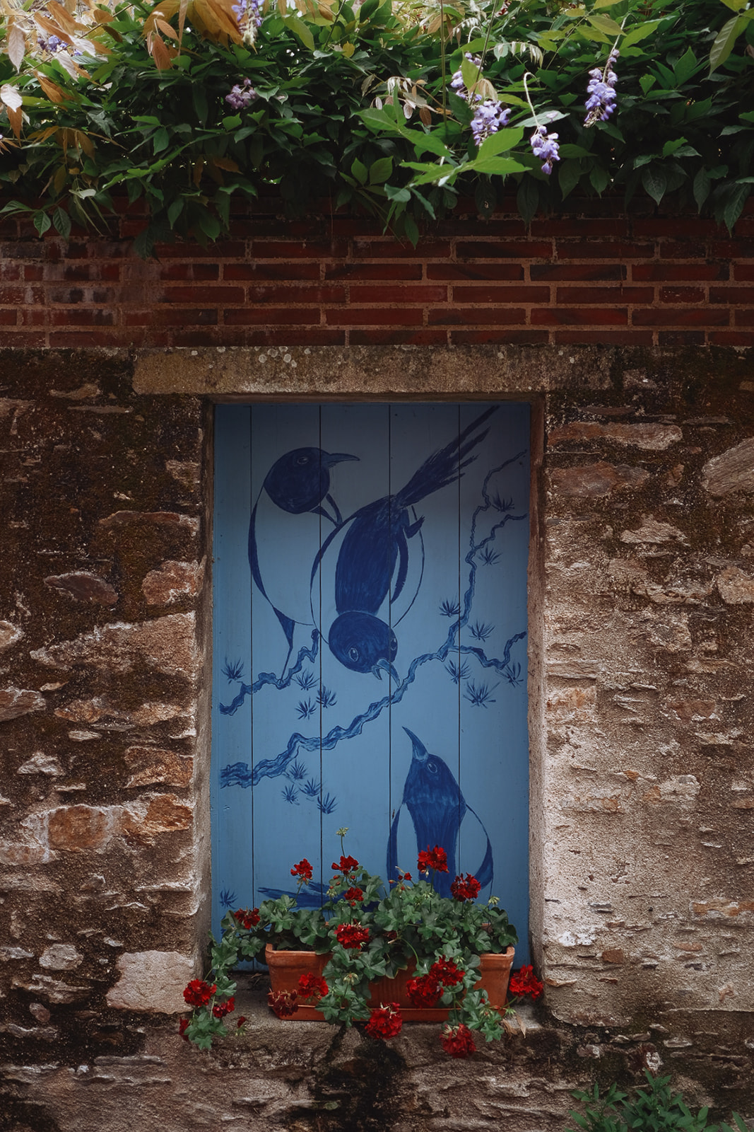 Trentemoult graffiti-porte-bleue-trentemoult